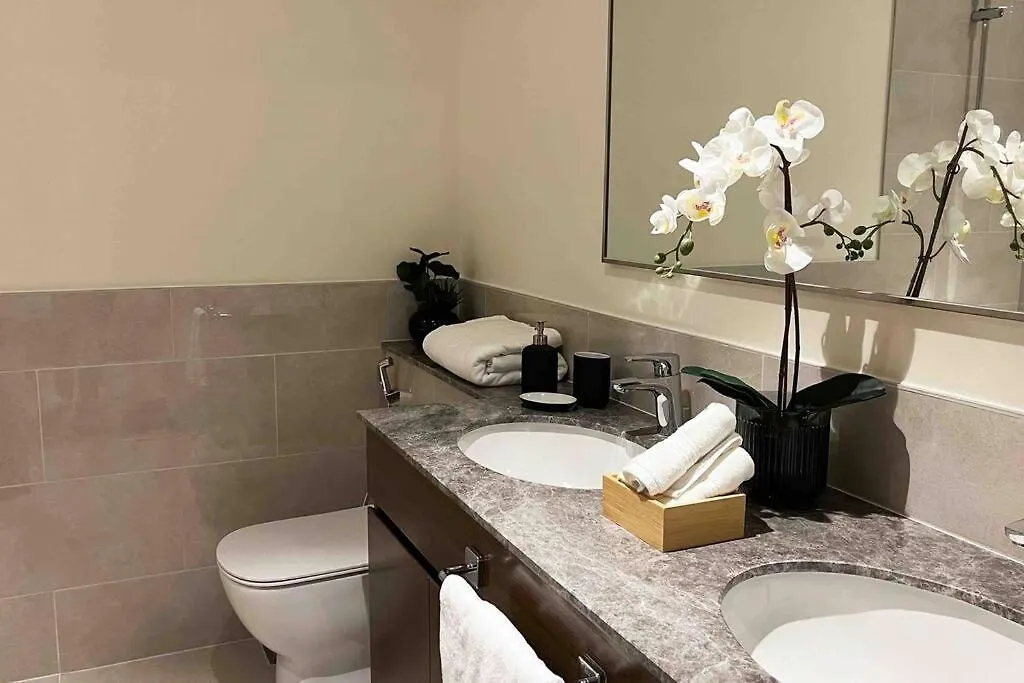 Brand New 2B/R With Burj Khalifa And Fountain View Apartment Dubai 0*,  United Arab Emirates